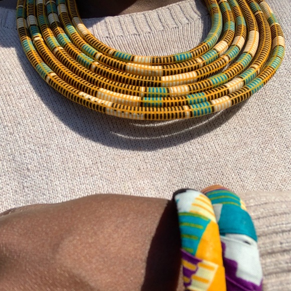 The Emadée necklace - Picture 7 of 8